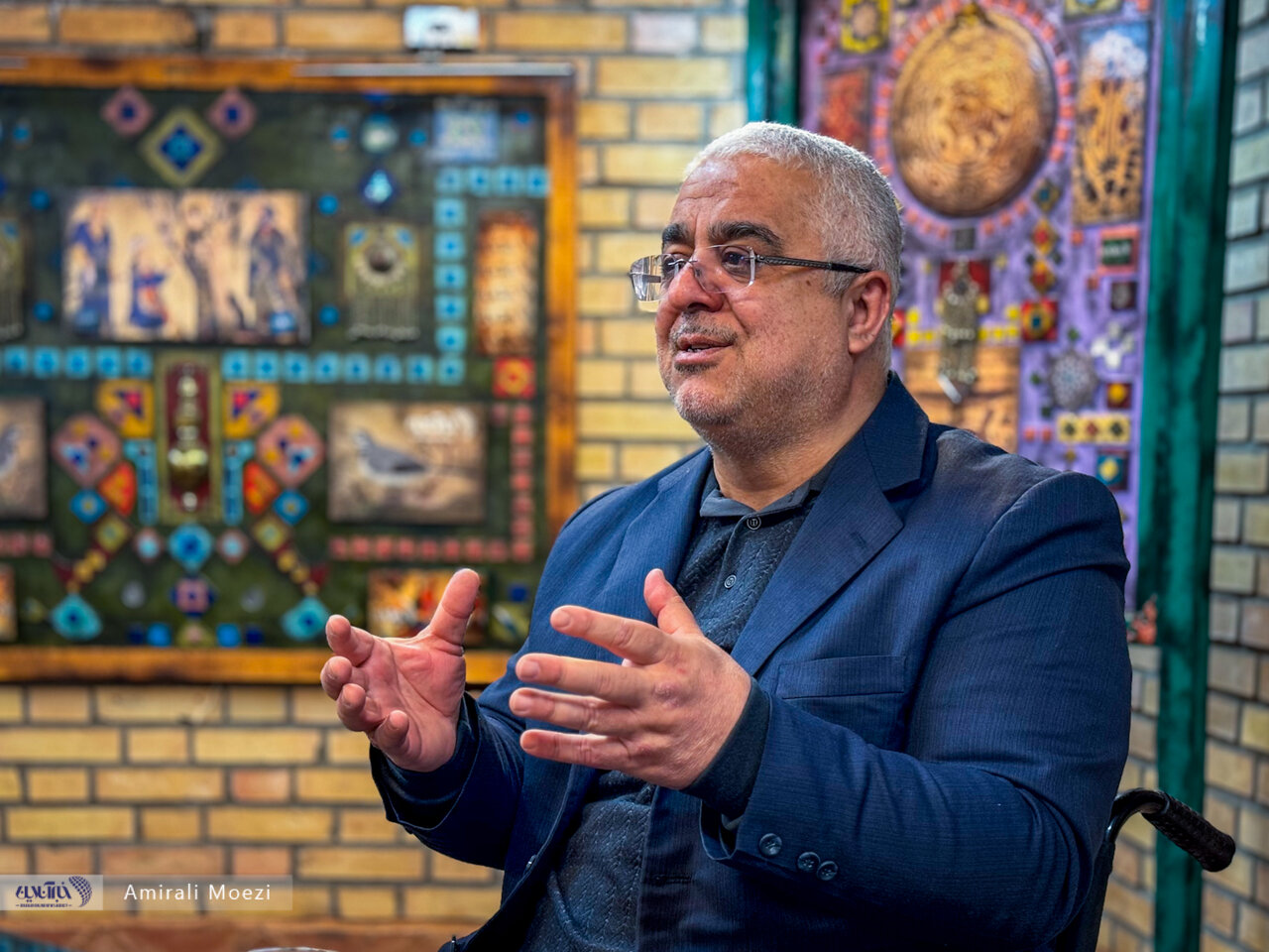  جعفرزاده: فردی که یک کلاس را اداره نکرده، یکباره وزیر می شود /کاش «رئیسی» هیچ‌ وقت رئیس‌ جمهور نمی‌شد