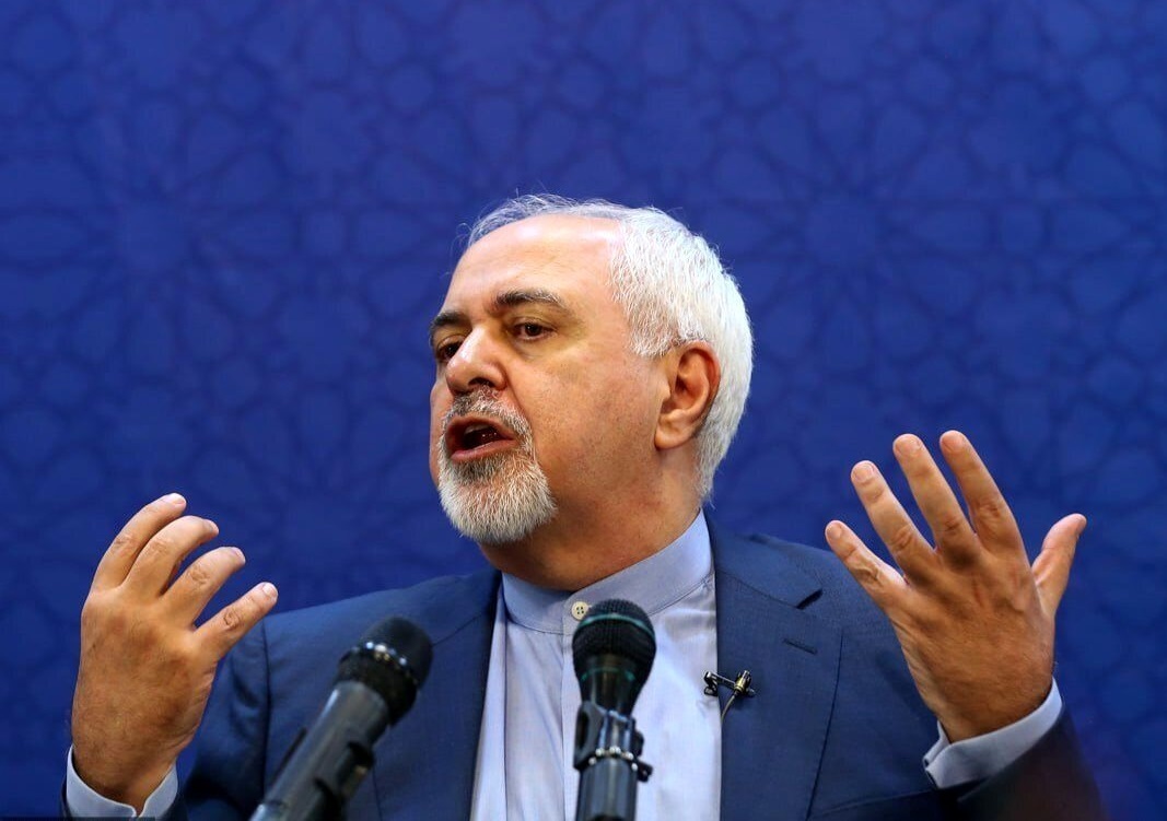 پرده برداری ظریف از انصرافش: برخی مردودین از جانب مردم، با تفسیر عجیبی از قانون، اشتغال بنده در مشاغل حساس را به بهانه‌ای برای فشار بر دولت چهاردهم تبدیل کرده‌ بودند