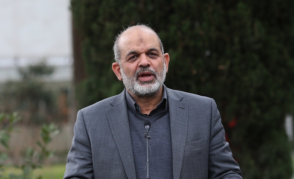  توضیحات وزیر کشور در مورد حمله صبح امروز در سیستان و بلوچستان‌: ۴کودک، ۳زن و ۲مرد که از اتباع خارجی بودند در انفجار روستایی که در سه، چهار کیلومتری ایران بوده کشته شدند / هنوز موضع رسمی در این موضوع گرفته نشده