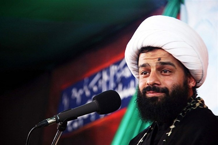 حسن کردمیهن، متهم حمله به سفارت عربستان در واکنش به تجمع مقابل سفارت انگلیس: من الان در منزل زیر پتو هستم؛ این تجمعات هیچ ربطی به بنده ندارد / اگر خواستید گردن کسی بیندازید، بالاغیرتا از ما بیرون بکشید