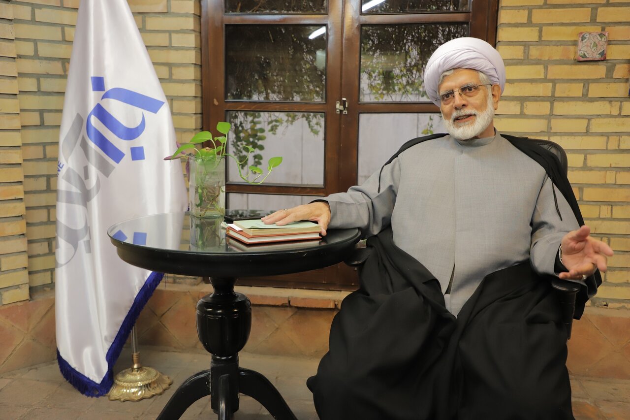 رهامی: جبهه پایداری تفکرات «انجمن حجتیه» را دنبال می کند /رئیسی در مقابل جریان هیاهوسالار و افراطی، وا داده و مقهور شده است