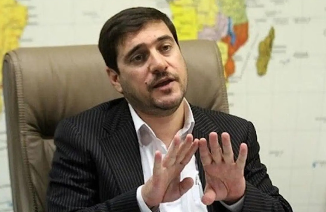  مدیرعامل سازمان بنادر درباره اختلاس دو میلیون دلاری در بندر امام: شخصی به نام «آرش اشتری» که کارشناس واحد مالی یکی از بنادر خوزستان بود، به شکل شیادانه ١٠٨ میلیارد تومان را جا به جا کرد