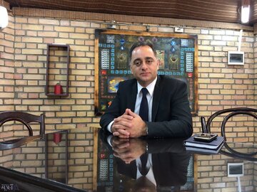  احتشام‌زاد: از خودروسازان نباید انتظار سودآوری داشته باشیم وضعیت قرمز در خودروسازی کشور/ چرا خودروسازان روزی ۱۸۳ میلیارد تومان زیان می‌دهند؟