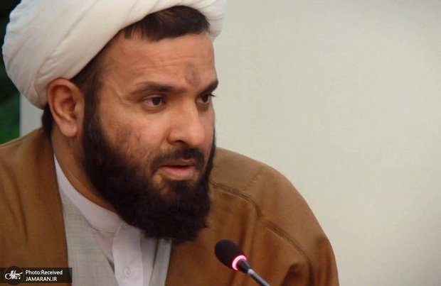  نماینده بناب: برای احیا دریاچه ارومیه باید ساخت سدها را متوقف کنند/ سدسازی در دوران سازندگی و چاه‌های غیرمجاز در دوران احمدی‌نژاد به دریاچه ارومیه آسیب زد/ احیا دریاچه را سیاسی کردند