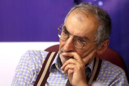 محمد مهاجری: زیباکلام هم بی پروا حرف می زند هم در نماز جماعت به الله کرم اقتدا می کند/ زندانی شدن او در شان نظام نیست