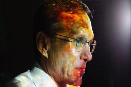  از استادی دانشگاه «هاروارد» تا شکار بیگانگان فضایی آیا باید «آوی لوب» را جدی بگیریم؟!