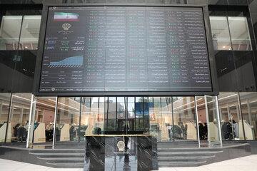  خروج پول حقیقی از تالار شیشه‌ای سرعت گرفت بزرگترین ریزش بورس در یک ماه اخیر رقم خورد/ بازار سرمایه گروگان چیست؟