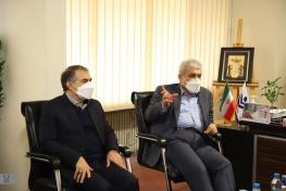 همرنگ نمایی آقای سخنگو برای بقا در سومین دولت / مردی برای تمام فصول