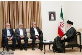  رهبر معظم انقلاب: رژیم صهیونیستی اکنون در موضع انفعال قرار دارد/ سران رژیم صهیونیستی حق دارند نگران ندیدن هشتاد سالگی باشند
