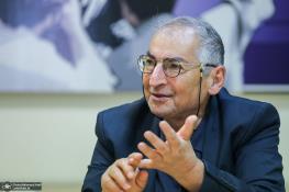 زیباکلام : با توجه به اختلاف نظر بایدن و نتانیاهو در باره جنگ ایران و اسرائیل، باید تهران و واشنگتن مستقیم مذاکره کنند