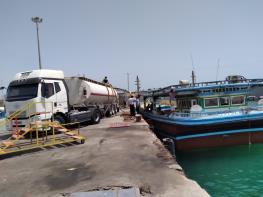  یک شناور با ۱۰۶ هزار لیتر سوخت قاچاق در قشم توقیف شد