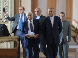 اندیشکده کوئینسی:زمان یک توافق موقت با ایران فرا رسیده / محدودیت غنی‌سازی در ازای اجازه فروش نفت ایران به کشورهای مشتری سابق نفت روسیه