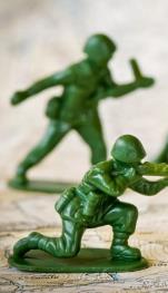  کدام کشورها هرگز در طول تاریخ خود جنگ را تجربه نکرده‌اند؟