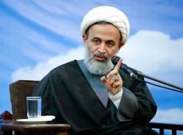  پناهیان: جریان سازش‌کار می‌گوید حالا که با یک مذاکره می‌شود کار را حل کرد، چرا باید صدمه ببینیم و بچه‌ها و خانواده‌ها کشته شوند / این جریان همیشه طرف صلح، سلامت و عافیت را می‌گیرد / این‌ها حرف‌های درشت می‌زنند، نه درست / هیچوقت 