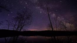  آیا ستاره‌ها در شب سوسو می‌زنند؟ نمی‌زنند، پس چرا باز چشمک زنان می‌بینیمشان؟