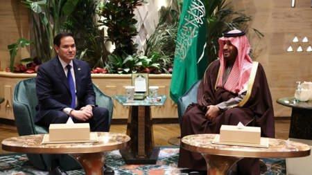  وزیر خارجه آمریکا: در جلسه‌ام با بن سلمان، بر تعهد خود برای اجرای آتش‌بس در غزه و آزادسازی تمام گروگان‌ها تاکید کردم