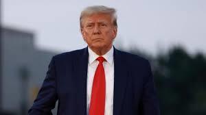  رئیس‌جمهور سابق آمریکا در دادگاه کلاه‌برداری حاضر شد محاکمه نام‌آشنای مو بلوند در نیویورک