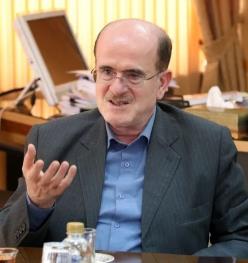  نماینده مجلس: دولت به احتمال زیاد می‌خواهد نرخ بنزین را در سال آینده افزایش دهد / چرا به مردم باید دروغ بگوییم؟ واقعیت این است که دولت به دنبال راهی برای افزایش قیمت بنزین است 