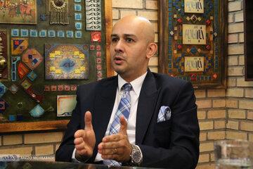  پیمان مولوی: کدام کشورهای منطقه دوست ندارند ایران رشد کند؟/ برنامه‌های توسعه شبیه انشاء است/ ذینفعان تحریم هم در ایران هستند هم در آمریکا