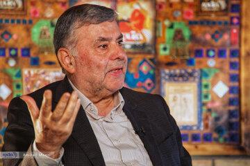  ایدئولوژی و توسعه در تضاد با یکدیگر نیستند محمد صدر: جامعه فقیر نمی‌تواند ایدئولوژیک باشد/ تندروها ضرورت رفع تحریم‌ها را درک کرده‌اند/ یکدست‌سازی از پایه و اساس اشتباه است