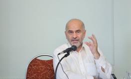  مومنی، اقتصاددان: بی برنامگی، کشور را به دست و پا زدن در آزمون و خطاهای بی فرجام معتاد کرده/ کمک کنید بفهمند مهمترین مساله، مواجهه خردورزانه با نااطمینانی است