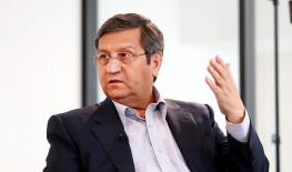  همتی: رئیسی بعد از گذشت سه سال از رقابت‌های انتخاباتی، هنوز دغدغه اش نامه گشوده نشده درمناظرات انتخاباتی است 