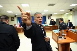  سخنگوی قوه قضاییه: عباس ایروانی به همراه ۸ کارمند گمرک به اخلال در نظام اقتصادی محکوم شده 