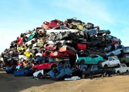  رئیس کمیسیون صنایع مجلس درباره افزایش قیمت خودرو‌های فرسوده؛ خیلی از افراد جامعه نمی‌توانند پیکان‌شان را بفروشند و یک ماشین به‌روز بخرند؛ حالا اگر ماشین فرد کمی نرخش بالا برود و باعث تقویت مالی او شود، اشکال دارد؟ 