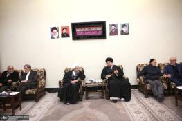  گزارشی از حضور اعضای مجمع تشخیص مصلحت نظام در حرم امام احمدی نژاد پای سخنرانی آملی لاریجانی نماند و رفت /جنتی غایب بود /جای خالی شیخ حسن صانعی /مرتضی اشراقی، سیدحسن آقا را همراهی کرد