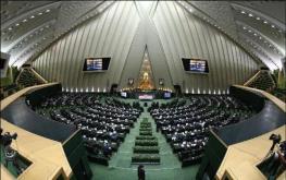 روزنامه نزدیک به قالیباف: الان موقع کنایه زدن تندروهای مجلس به دولت درباره اصلاح ناترازی بنزین نیست/ قانون حجاب، حتی متدینین را نگران کرده است