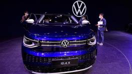  رئیس فولکس‌واگن: در بازار خودروهای الکتریکی رقابت فشرده‌ای با تسلا داریم ولی تسلیم نخواهیم شد