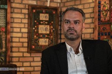  رشیدی کوچی: شنیده‌ام گردش مالی‌ بازار فیلترشکن بین ۴۰ تا ۵۰ هزار میلیارد تومان است/ افشاگری یک نماینده از رقم سنگین گردش مالی فیلترشکن‌ها/ ممنوعیت واردات آیفون به نفع چه کسانی است؟