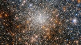  تصویر تازه هابل از درخشش ستاره‌های یک خوشه کروی در عمق کهکشان راه شیری