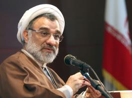  دبیر شورای عالی انقلاب فرهنگی: طبق قانون، فردی که کشف حجاب کرده مجرم است و باید او را دستگیر کنند ولی با توجه به شمار مجرمین اجرای آن امکان پذیر نیست 