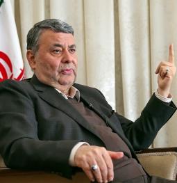  محمد صدر: با این وضعیت اقتصادی یک تعدادی از افراد شعار «جنگ» می‌دهند که برویم و نابود کنیم! 