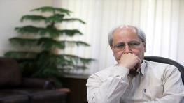  مسعود نیلی، اقتصاددان معروف هم از دانشگاه اخراج شد؟