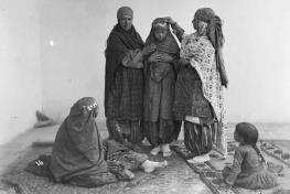  خرافات عجیب ایرانیان دوران قاجار؛ از ناخن هدهد تا آش مخصوص شاه برای جلوگیری از وبا