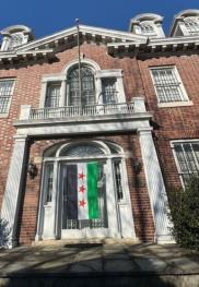  اسپوتنیک: سفارت سوریه در واشنگتن پس از یک دهه بازگشایی می‌شود / اسکای نیوز: آمریکا با اهتزار پرچم جدید سوریه موافقت کرده