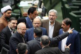  تغییر در مصوبات یا باید در کمیسیون ها صورت گیرد یا صحن مجلس میرمحمد صادقی در واکنش به ادعای «دستکاری پنهانی» لایحه حجاب و عفاف؛ نمایندگان باید به هیات رئیسه اعتراض کنند