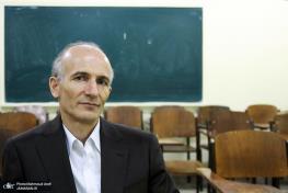  فراستخواه، استاد جامعه شناسی: تاب دیدن خانه‌ای کوچک برای اندیشمندان علوم انسانی را هم ندارند/ اقتدارگرایان یک علوم انسانی ساکت می‌خواهند