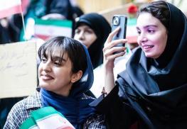  حامیانِ اجاره‌ای؟! / زنان بی حجاب و تکراری در ستاد کاندیدای حامی شش دانگ گشت ارشاد چه می‌کنند؟