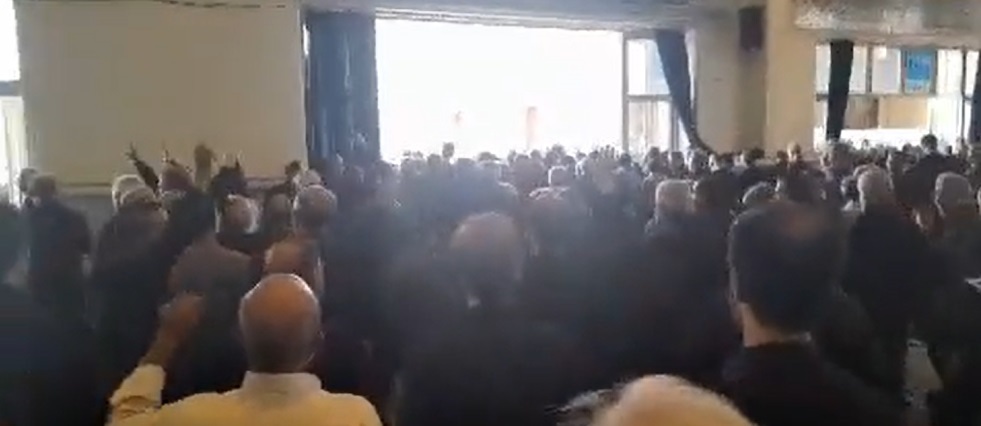 رسولی، عضو جبهه اصلاحات: فحاشی به ظریف در نماز جمعه بیانگر تخلیه خشم تعدادی از بازندگان انتخابات بود / این اتفاق مربوط به یک عده محدودی بود که با سازماندهی‌ خاص انجام شده بود