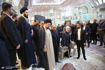 عکس تلخ از اصلاح طلب معروف در کنار تابوت پسر جوانش /سیدحسن خمینی نماز خواند /سیداحمد خمینی هم آمد