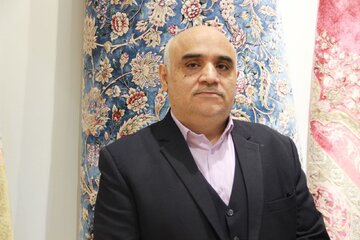 رییس هیات مدیره اتحادیه ملی تولیدکنندگان فرش ماشینی: صنعت با کمبود ۱۰ هزار نیروی کار روبروست/ قانون کار باید اصلاح شود