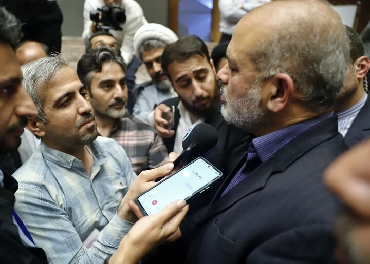 وزیر کشور: مجوزی برای حجاب بانان صادر نشده /گروه های مردمی هستند که امر به معروف می کنند /مهندسی انتخابات را قبول نداریم!