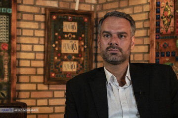  رشیدی کوچی: شنیده‌ام گردش مالی‌ بازار فیلترشکن بین ۴۰ تا ۵۰ هزار میلیارد تومان است/ افشاگری یک نماینده از رقم سنگین گردش مالی فیلترشکن‌ها/ ممنوعیت واردات آیفون به نفع چه کسانی است؟