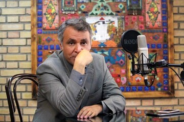  محمد فاضلی: تحریم، دیوار بلند در برابر توسعه کشور است / دچار نوع «۱» و «۲» بی خردی در توسعه هستیم/ «جمهور »دیگر پایه مشروعیت نیست