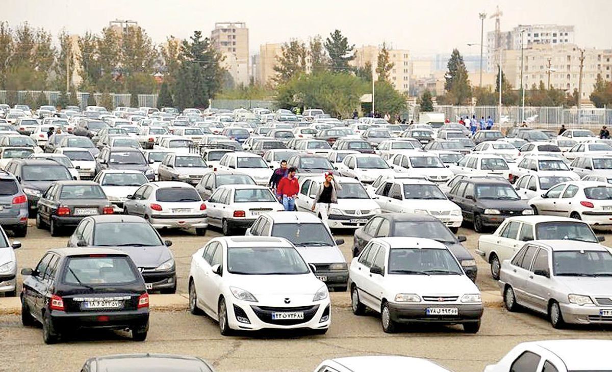  بازار خودرو در سراشیبی/ ریزش ۲۵ درصدی قیمت خودروهای داخلی