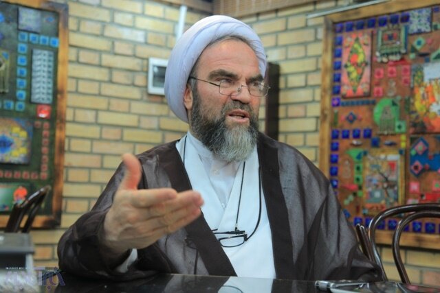 غرویان: اگر کفن پوشان از سوی جلیلی به خیابان نیامده اند، او اطلاعیه برائت بدهد/ تنها مسیر رفع تحریم ها، مذاکره با قدرت های جهانی است