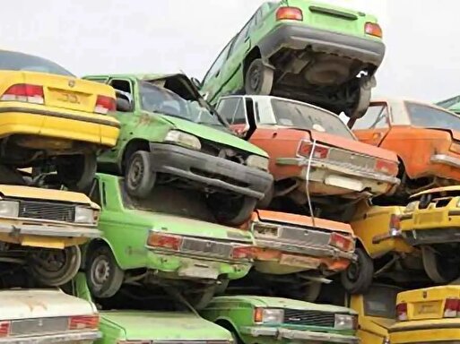  واکنش دو نماینده به افزایش ناگهانی قیمت خودروهای فرسوده / سیاهکلی، نماینده مجلس: قیمت این خودروها نباید بیش از ۱۰ درصد نو باشد؛ وزارت صمت از فعالیت سوداگران جلوگیری کند 